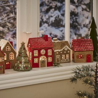 ✨ Kouzlo Vánoc začíná doma… a s domečky IB Laursen je to pohádka na první pohled! 🏠❤️ Rozsviťte si zimní večery světýlky v...