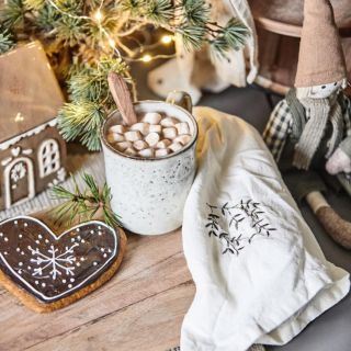 ✨ Vánoční atmosféra už voní z každého rohu – troubou se line vůně vanilky, poslední druhy cukroví se pečou a domov se...