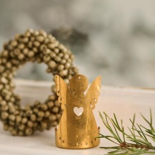 ✨ Zlatý anděl od IB Laursen – drobnost, která přináší klid, světlo a kouzlo Vánoc kamkoliv ho postavíte. 💫 Na parapet,...